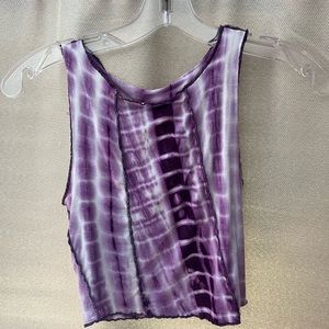 purple tank top